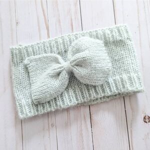Light Gray Knit Headband with Bow